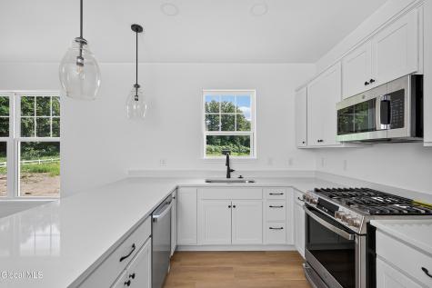 104 Whispering Pines Way Schenectady NY 12306