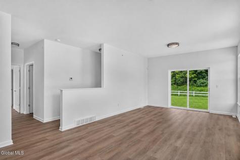 104 Whispering Pines Way Schenectady NY 12306