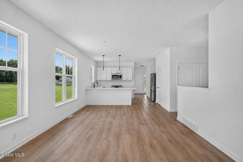 104 Whispering Pines Way Schenectady NY 12306