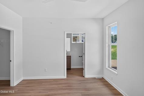 104 Whispering Pines Way Schenectady NY 12306