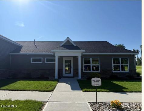 104 Whispering Pines Way Schenectady NY 12306