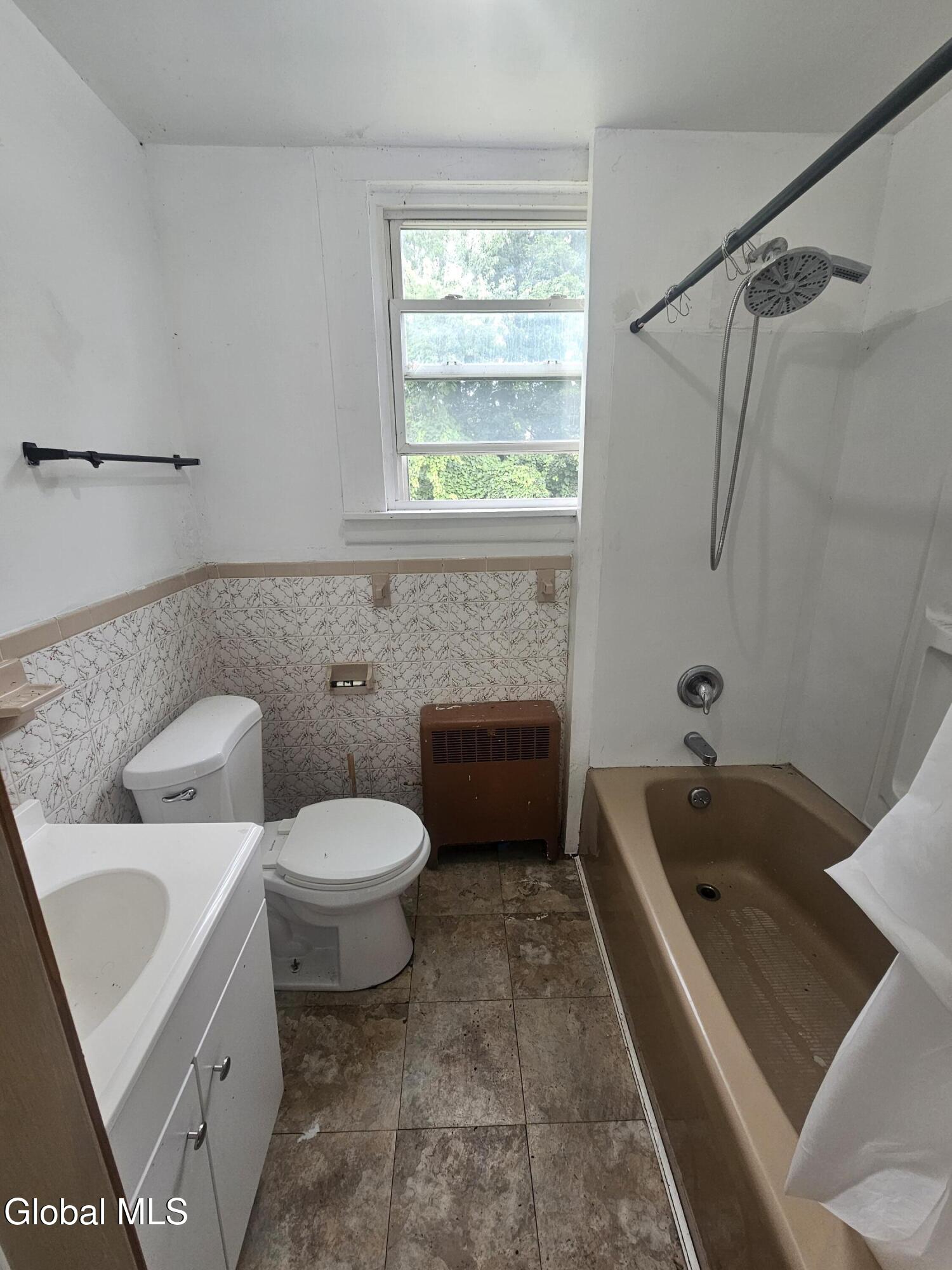 164 Saratoga Avenue Waterford NY 12188