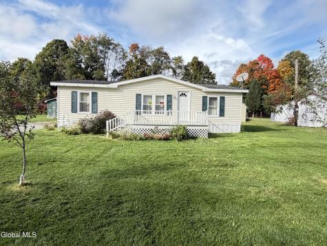 9 Spring Valley Lane Cambridge NY 12816