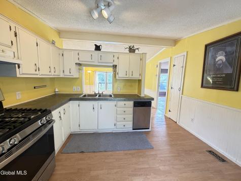 9 Spring Valley Lane Cambridge NY 12816