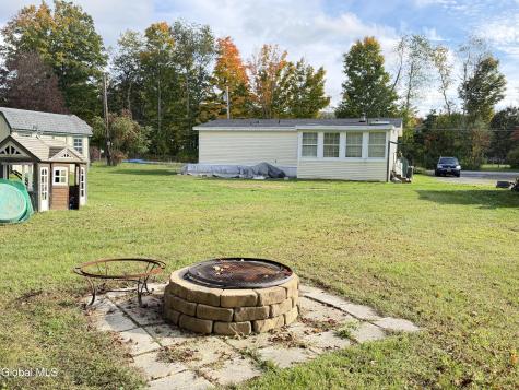 9 Spring Valley Lane Cambridge NY 12816