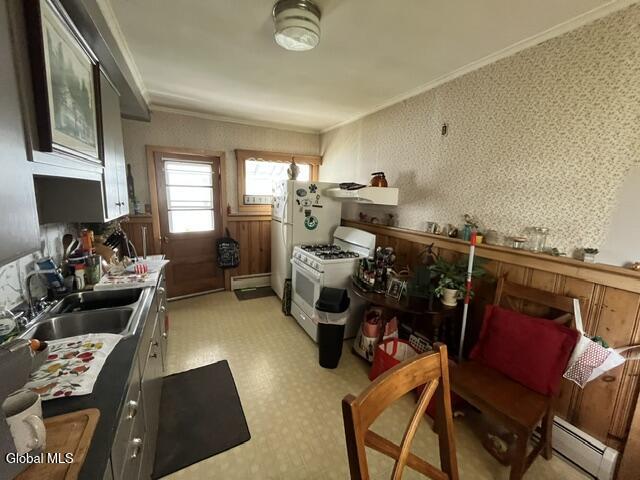 103 Pleasant Avenue Johnstown NY 12095