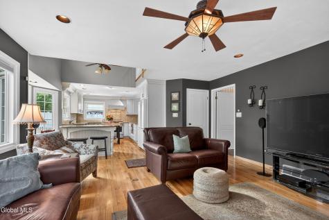 18 County Clare Lane Niskayuna NY 12309