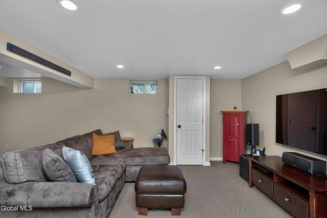 18 County Clare Lane Niskayuna NY 12309