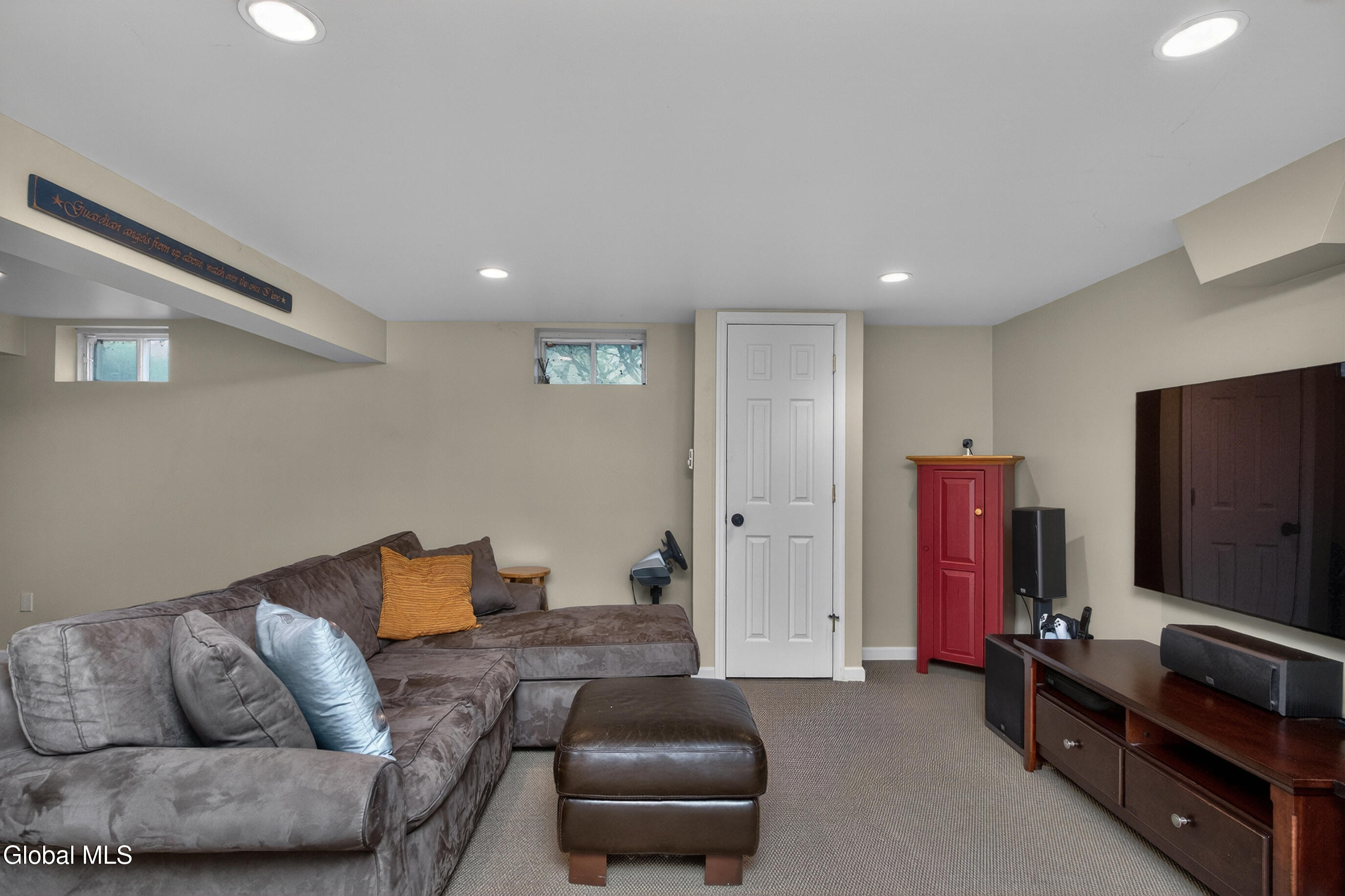 18 County Clare Lane Niskayuna NY 12309