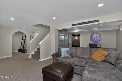 18 County Clare Lane Niskayuna NY 12309