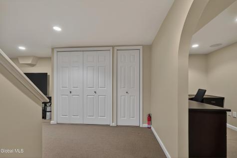 18 County Clare Lane Niskayuna NY 12309