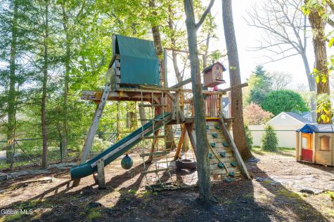 18 County Clare Lane Niskayuna NY 12309