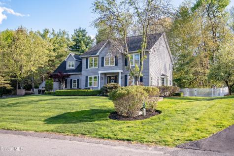 18 County Clare Lane Niskayuna NY 12309
