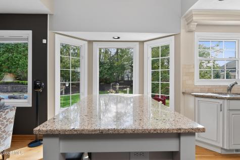 18 County Clare Lane Niskayuna NY 12309