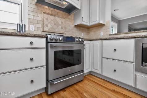 18 County Clare Lane Niskayuna NY 12309