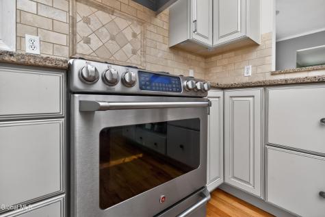 18 County Clare Lane Niskayuna NY 12309