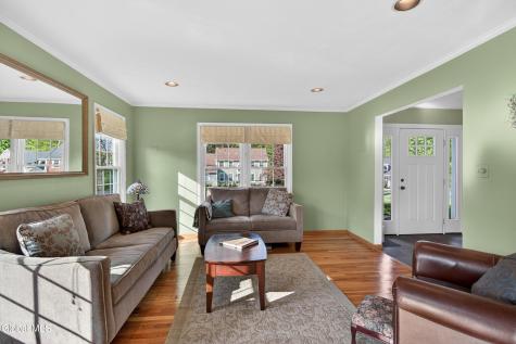 18 County Clare Lane Niskayuna NY 12309