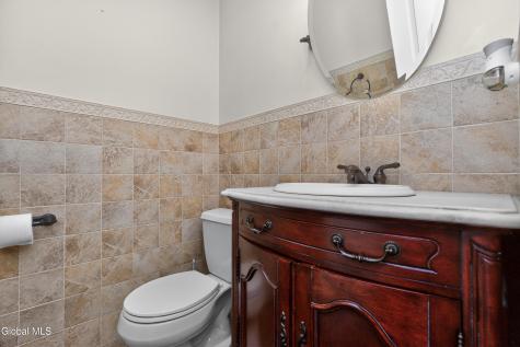 18 County Clare Lane Niskayuna NY 12309