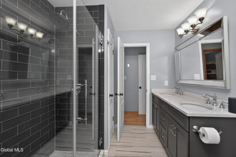 18 County Clare Lane Niskayuna NY 12309
