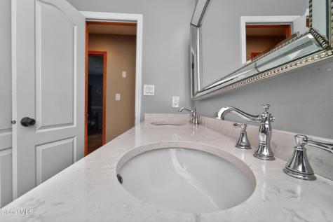 18 County Clare Lane Niskayuna NY 12309