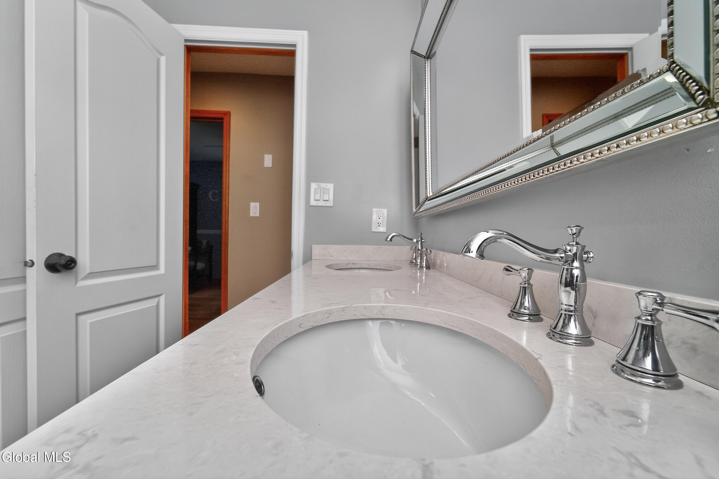 18 County Clare Lane Niskayuna NY 12309