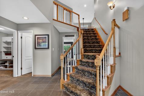 18 County Clare Lane Niskayuna NY 12309