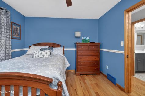 18 County Clare Lane Niskayuna NY 12309