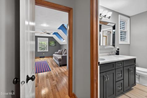18 County Clare Lane Niskayuna NY 12309
