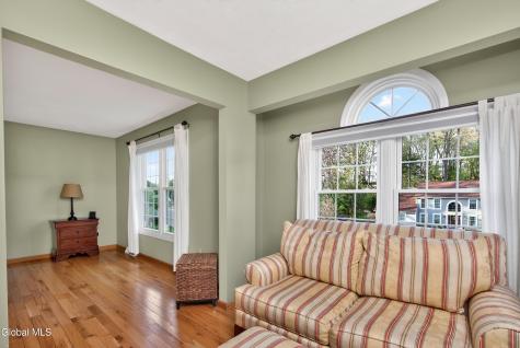 18 County Clare Lane Niskayuna NY 12309