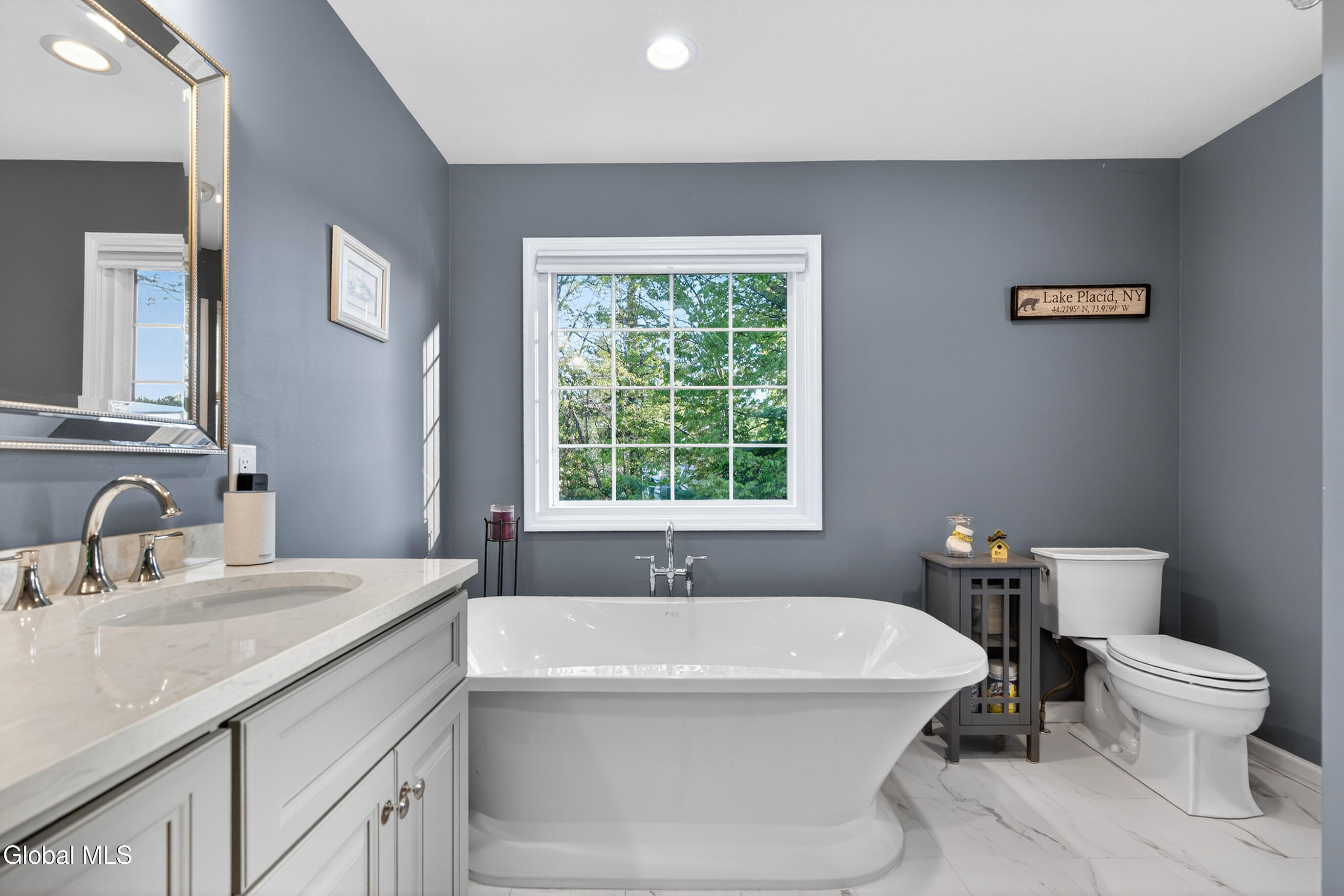 18 County Clare Lane Niskayuna NY 12309