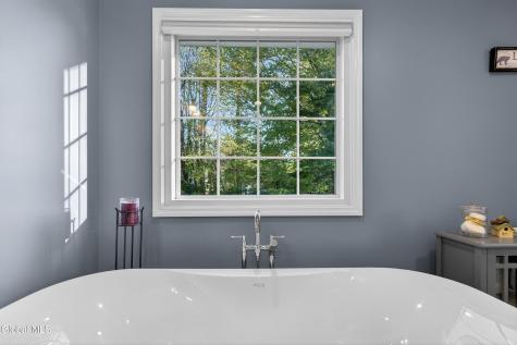 18 County Clare Lane Niskayuna NY 12309