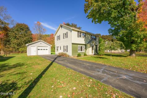 25 Westbrook Drive Nassau NY 12123