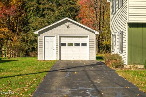 25 Westbrook Drive Nassau NY 12123
