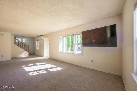 25 Westbrook Drive Nassau NY 12123