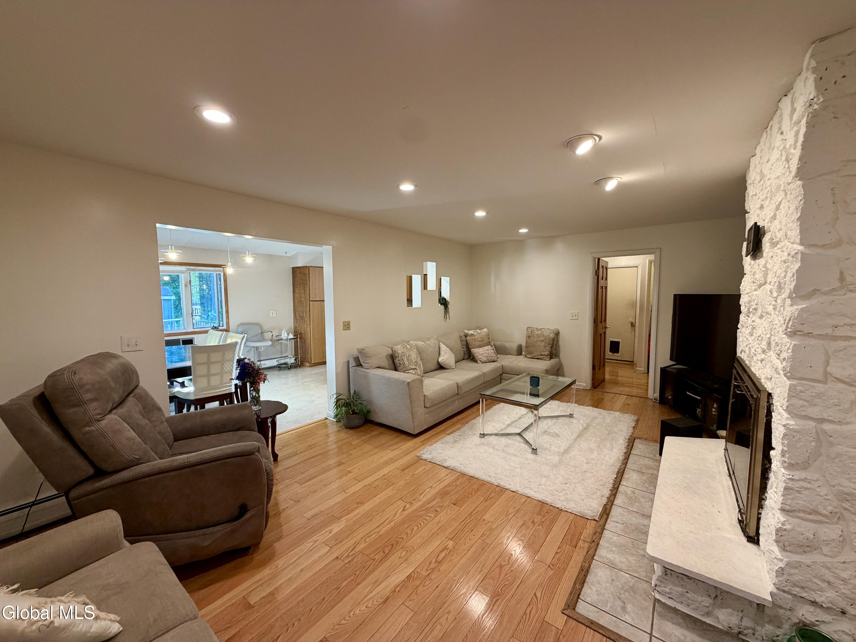 31 Laura Drive Latham NY 12110