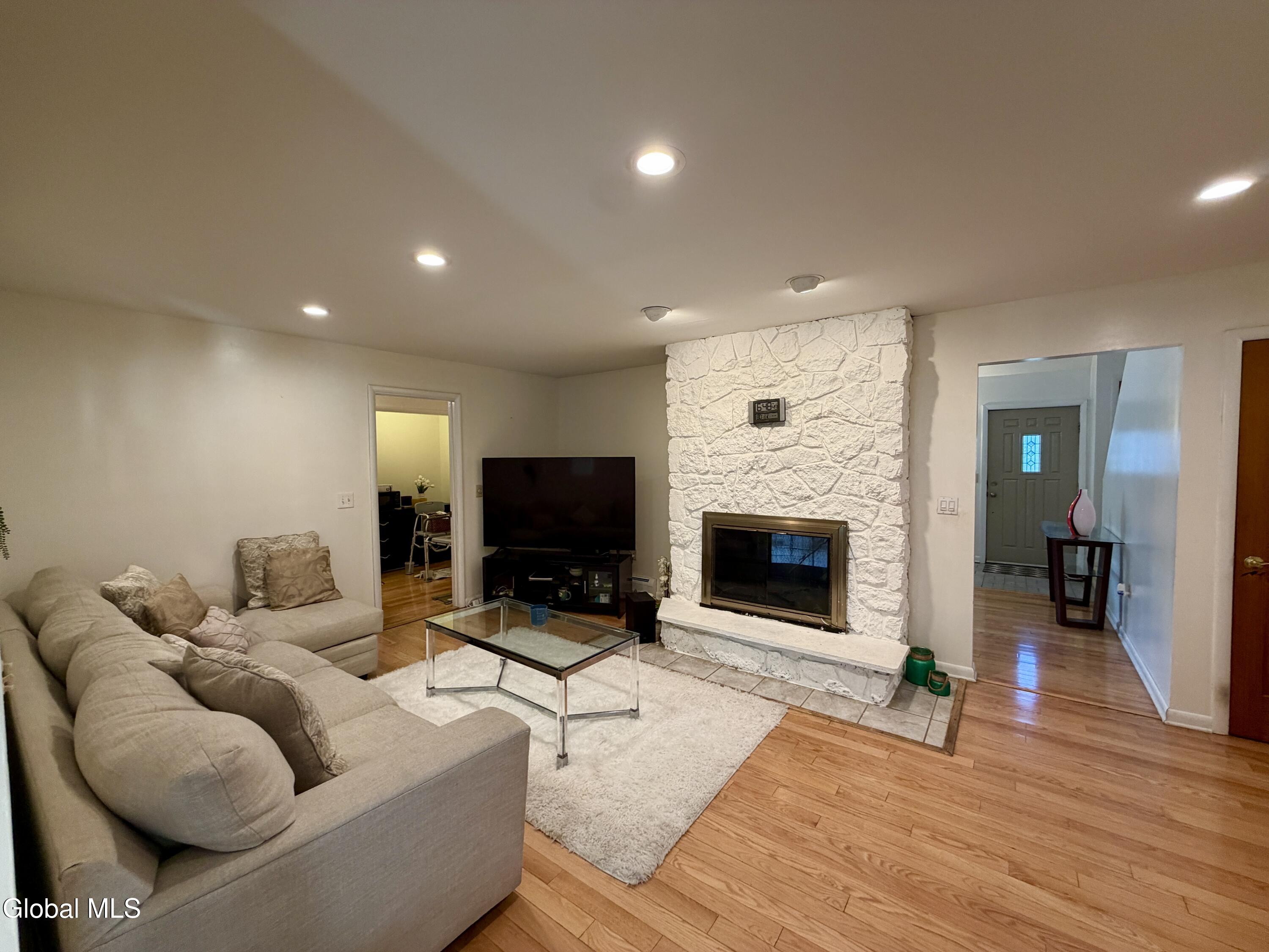 31 Laura Drive Latham NY 12110