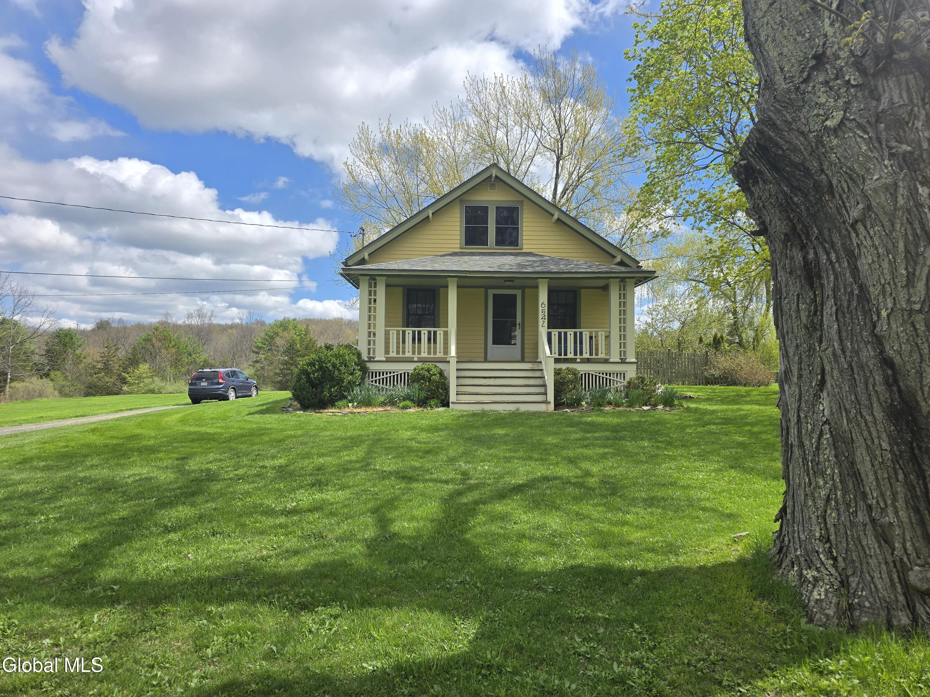 6542 Hill Street Hudson NY 12534
