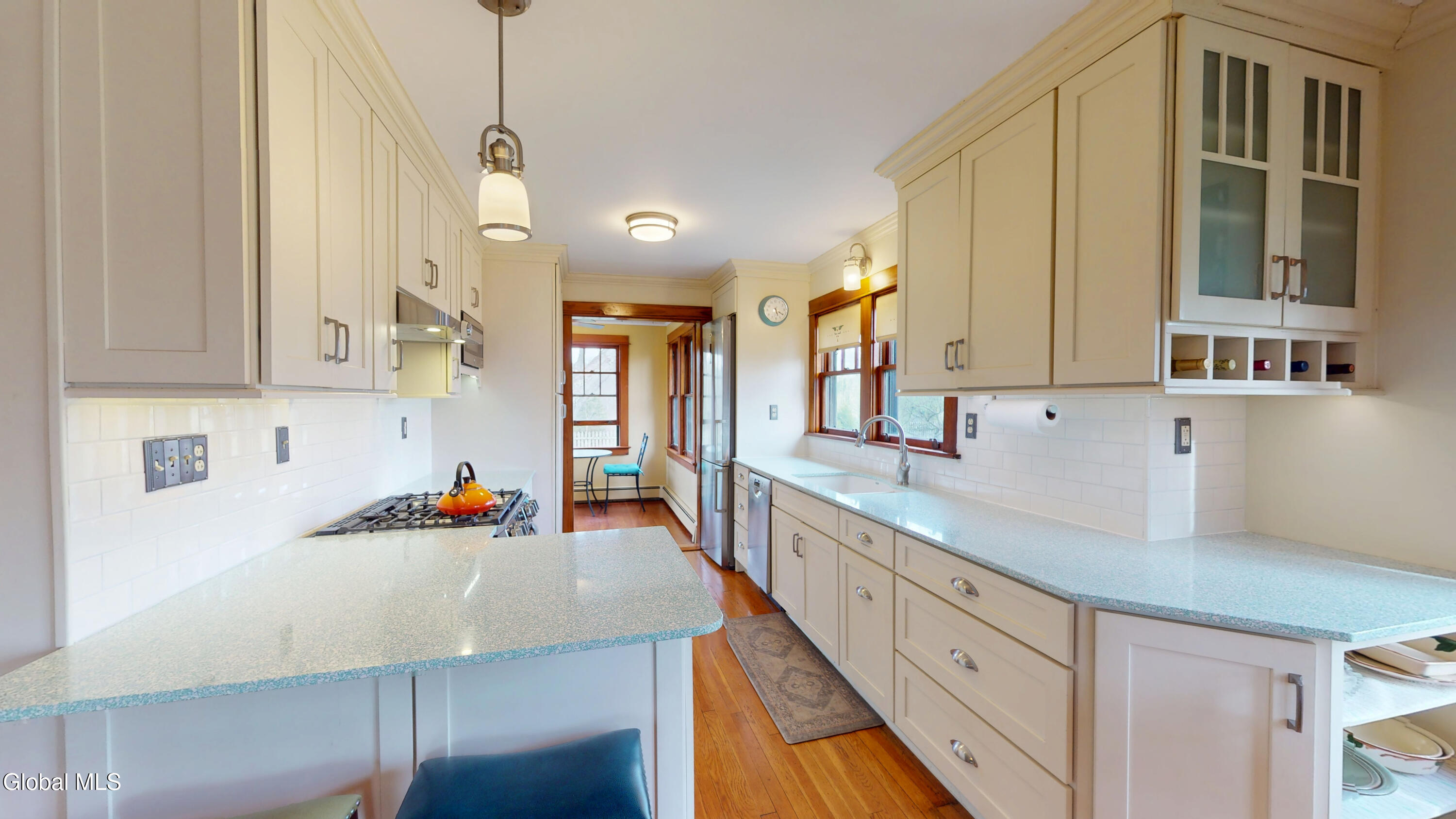 6542 Hill Street Hudson NY 12534