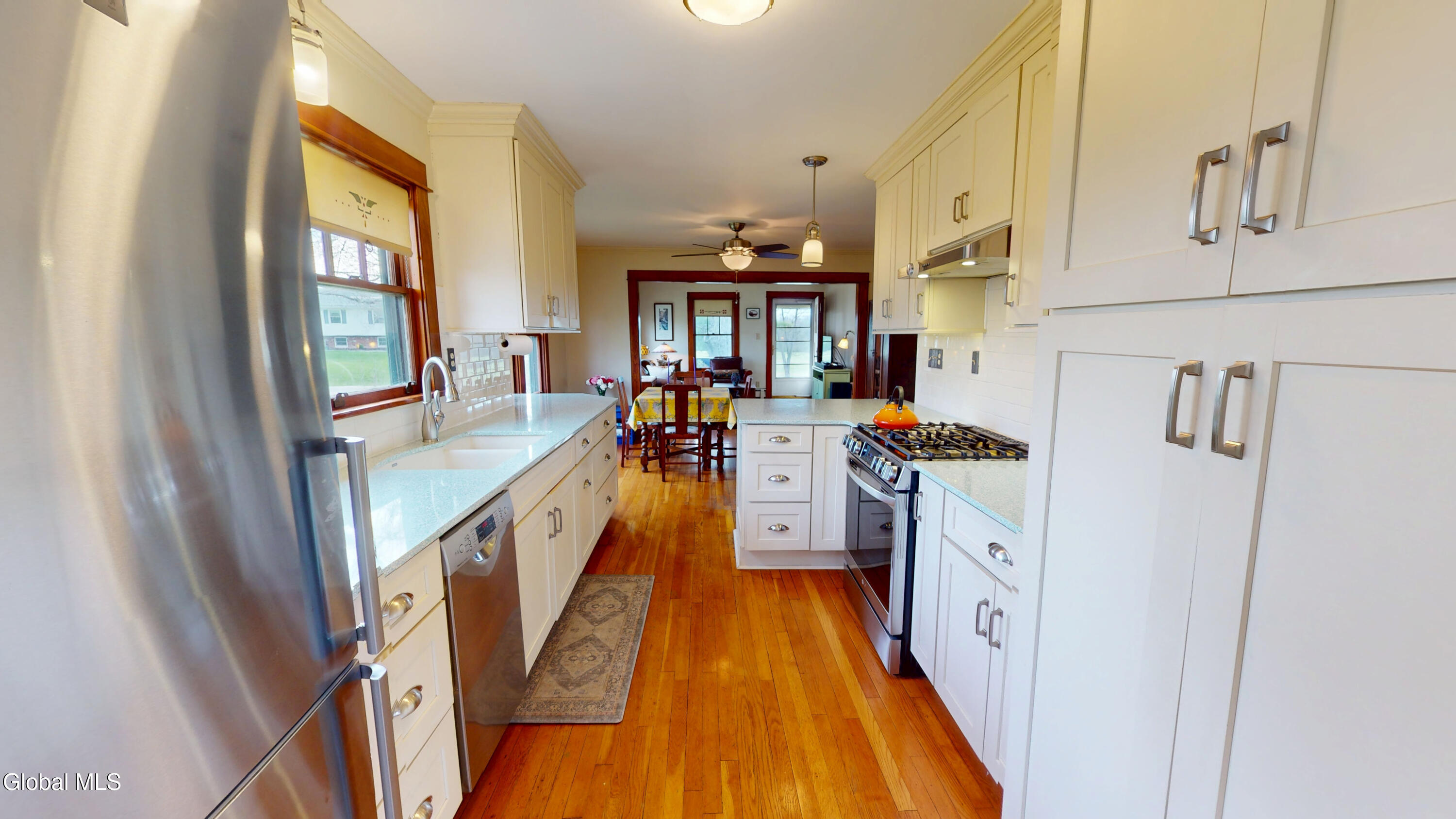 6542 Hill Street Hudson NY 12534
