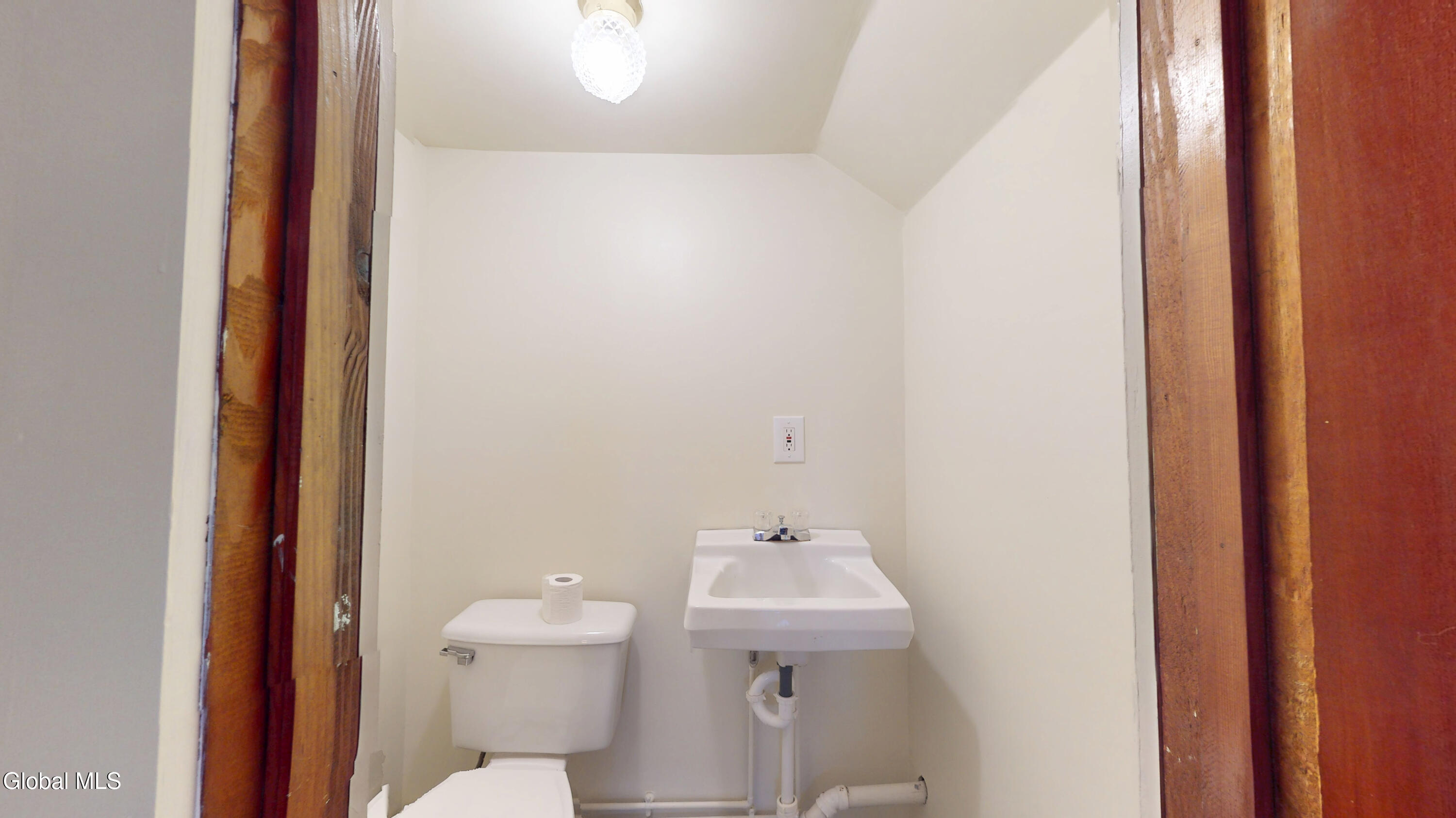 6542 Hill Street Hudson NY 12534