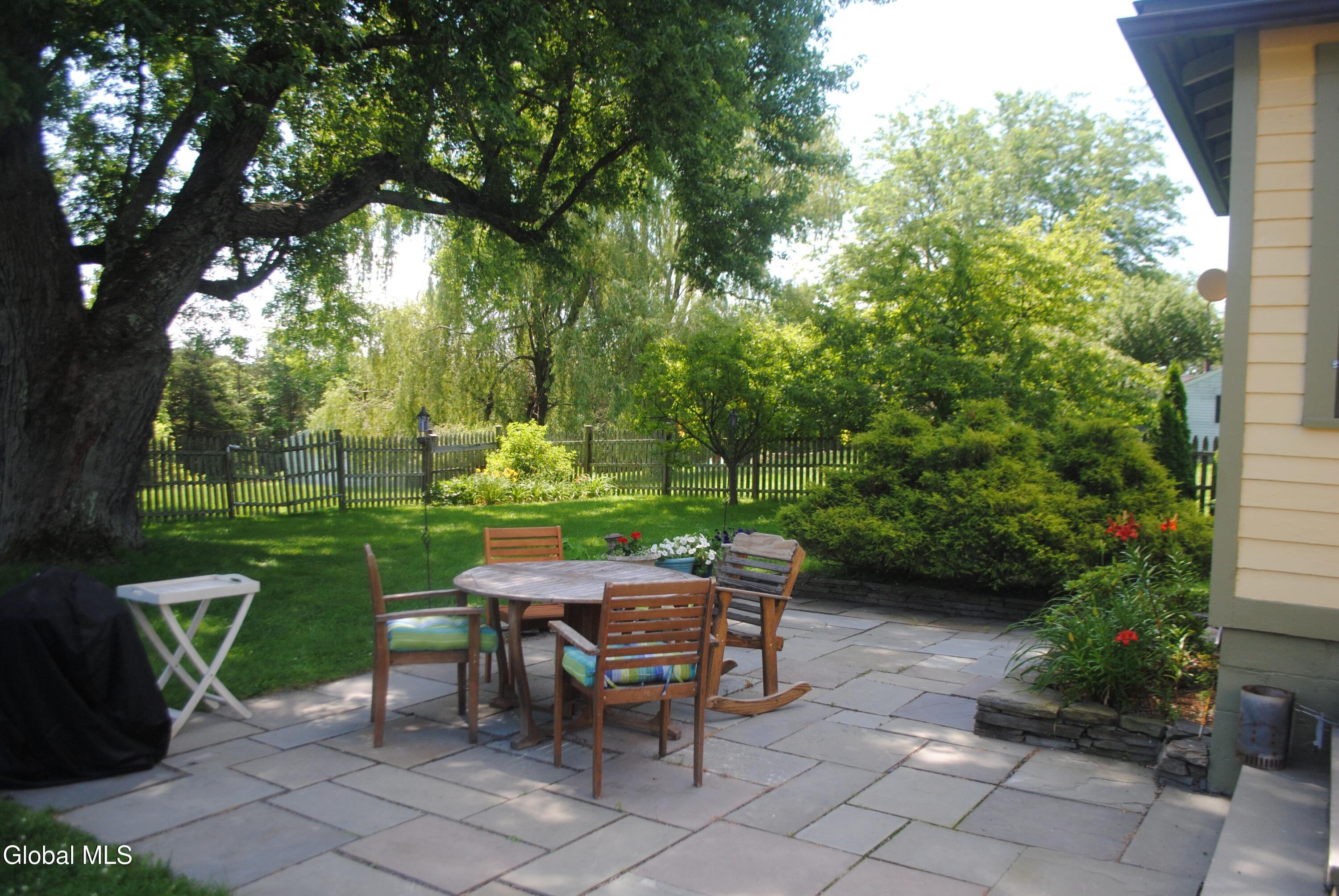 6542 Hill Street Hudson NY 12534