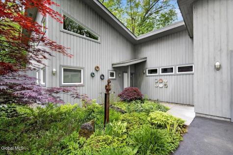 17 Ten Springs Drive Saratoga Springs NY 12866