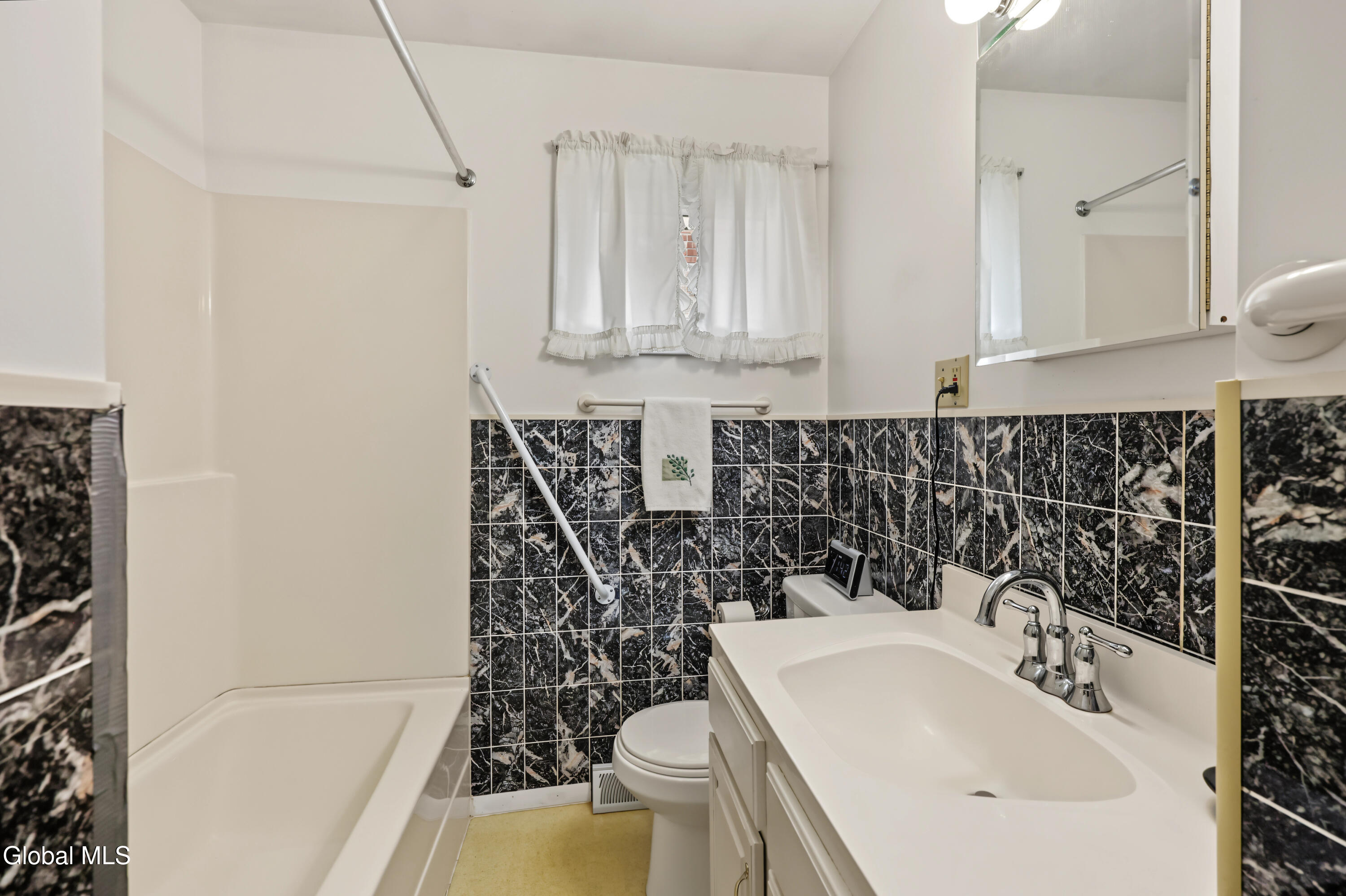 678 Providence Street Albany NY 12208