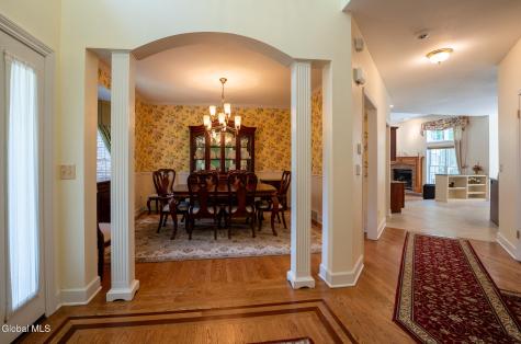 10 Whitestone Way Slingerlands NY 12159
