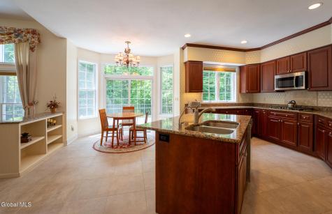10 Whitestone Way Slingerlands NY 12159