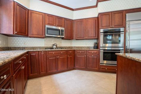 10 Whitestone Way Slingerlands NY 12159