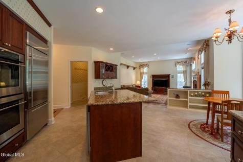 10 Whitestone Way Slingerlands NY 12159