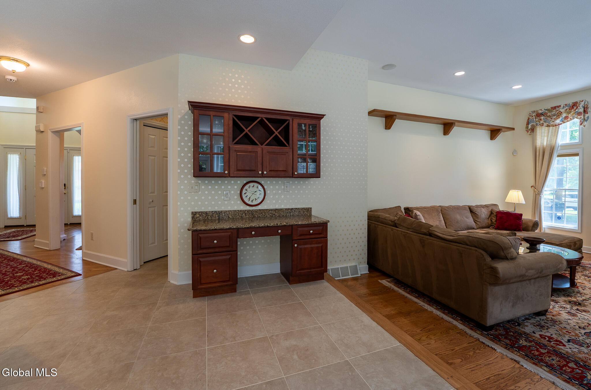 10 Whitestone Way Slingerlands NY 12159