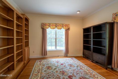 10 Whitestone Way Slingerlands NY 12159