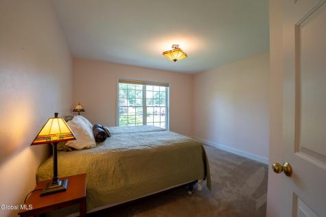 10 Whitestone Way Slingerlands NY 12159